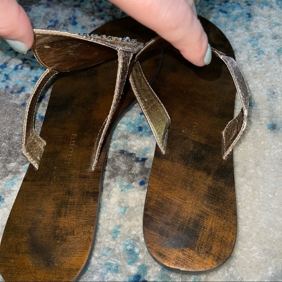 Chinese Laundry Peacock Embellished Wooden Sandals - Picture 2 of 7